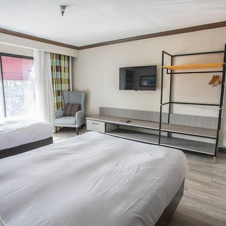 Vanllee Hotel Covina Zewnętrze zdjęcie