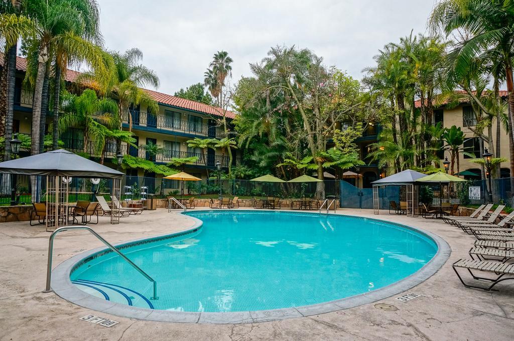 Vanllee Hotel Covina Zewnętrze zdjęcie