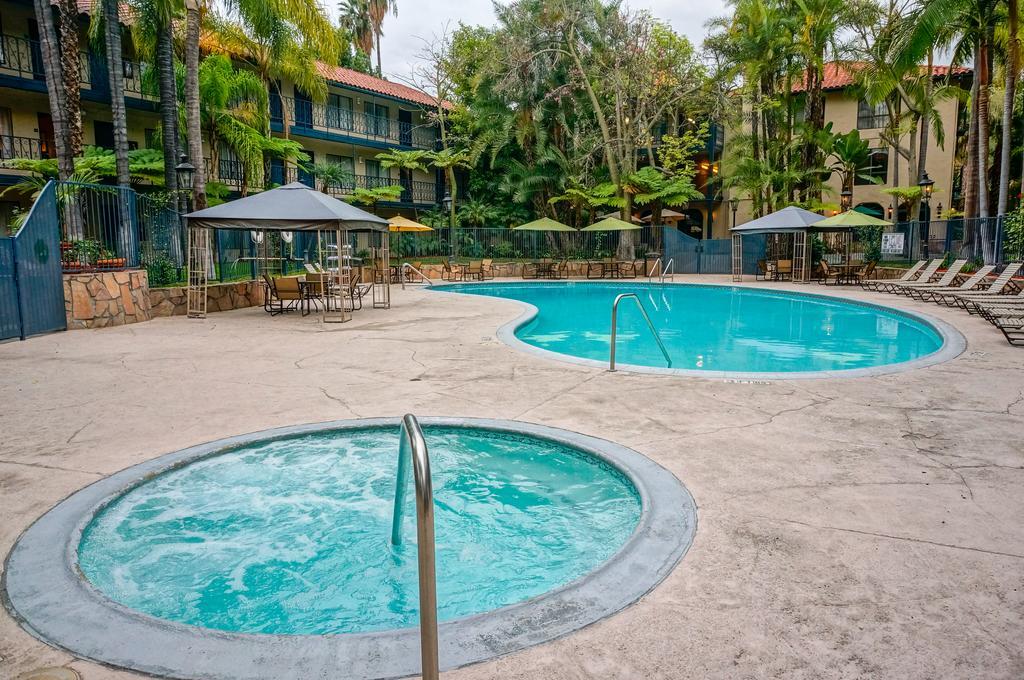 Vanllee Hotel Covina Zewnętrze zdjęcie