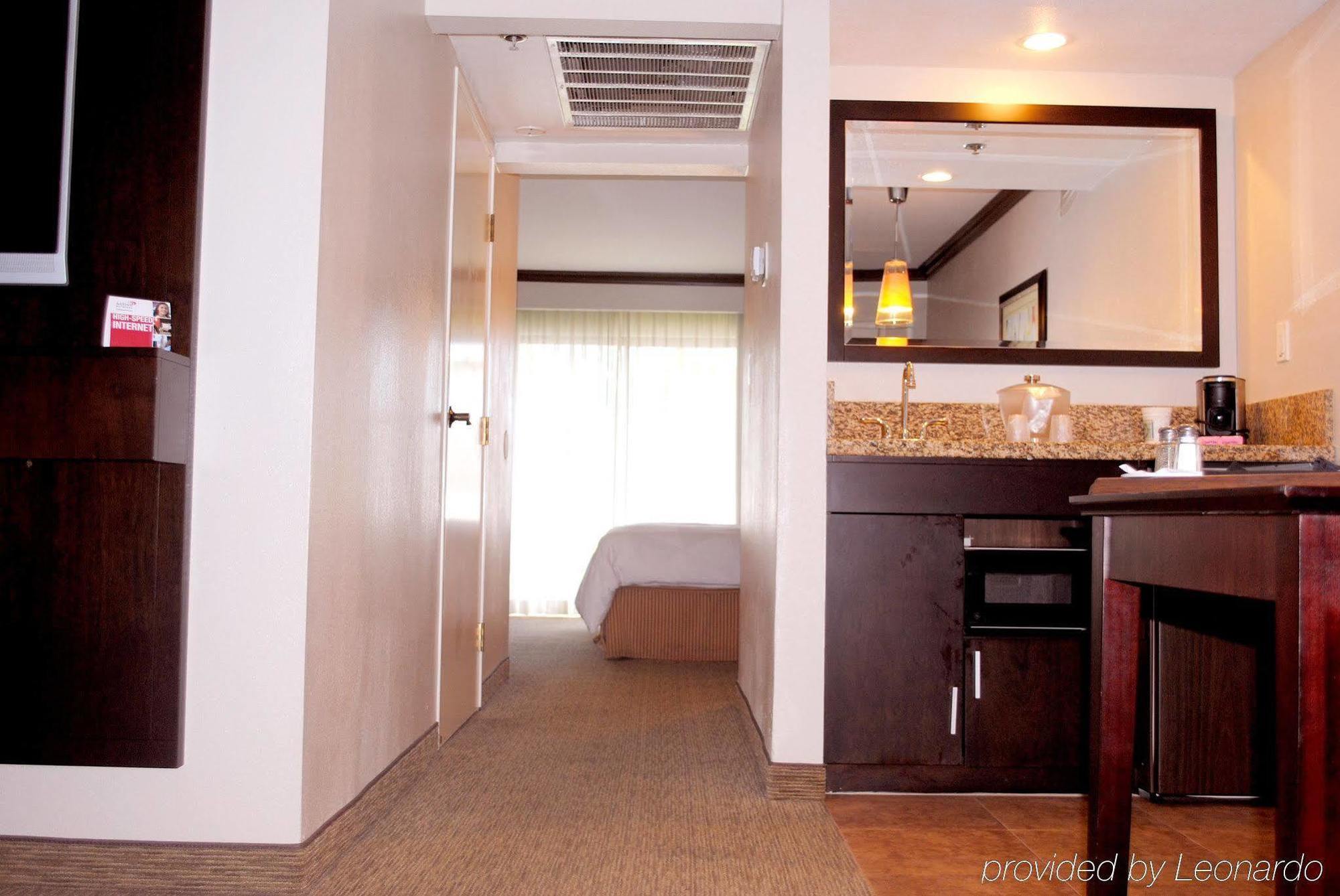 Vanllee Hotel Covina Zewnętrze zdjęcie